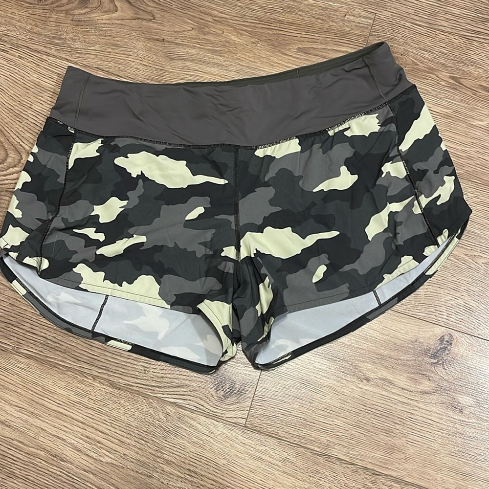 Speed up midrise LuLulemon shorts